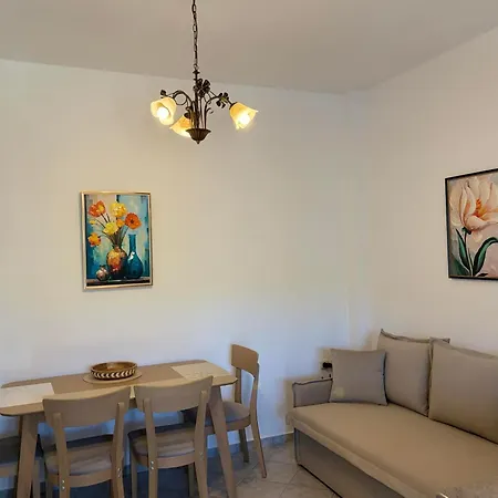 Bernie House شقة Mélanes